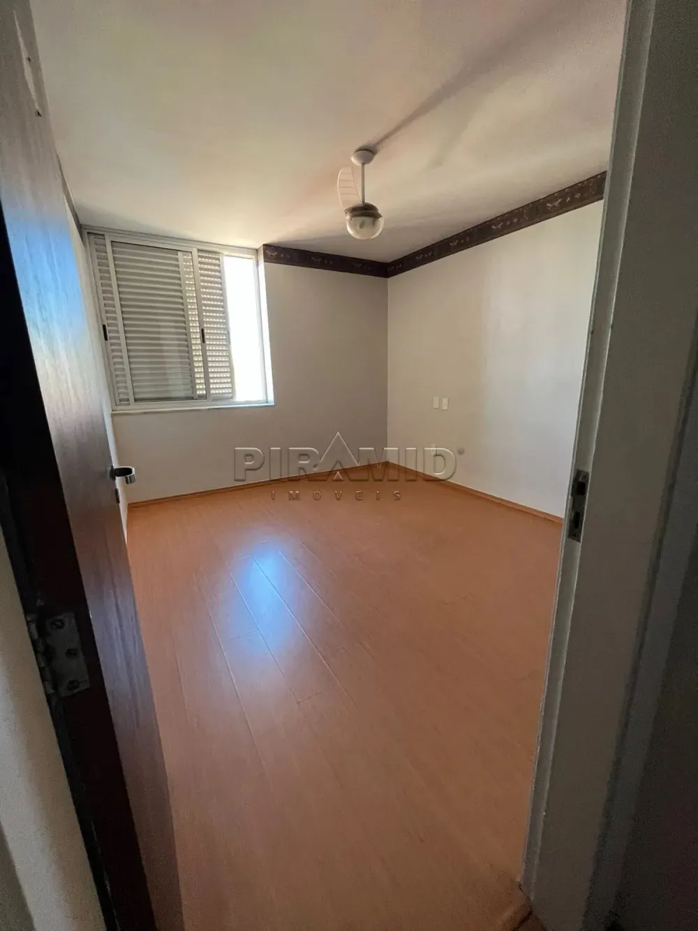 Alugar Apartamento / Padr&atilde;o em Ribeir&atilde;o Preto R$ 1.700,00 - Foto 9