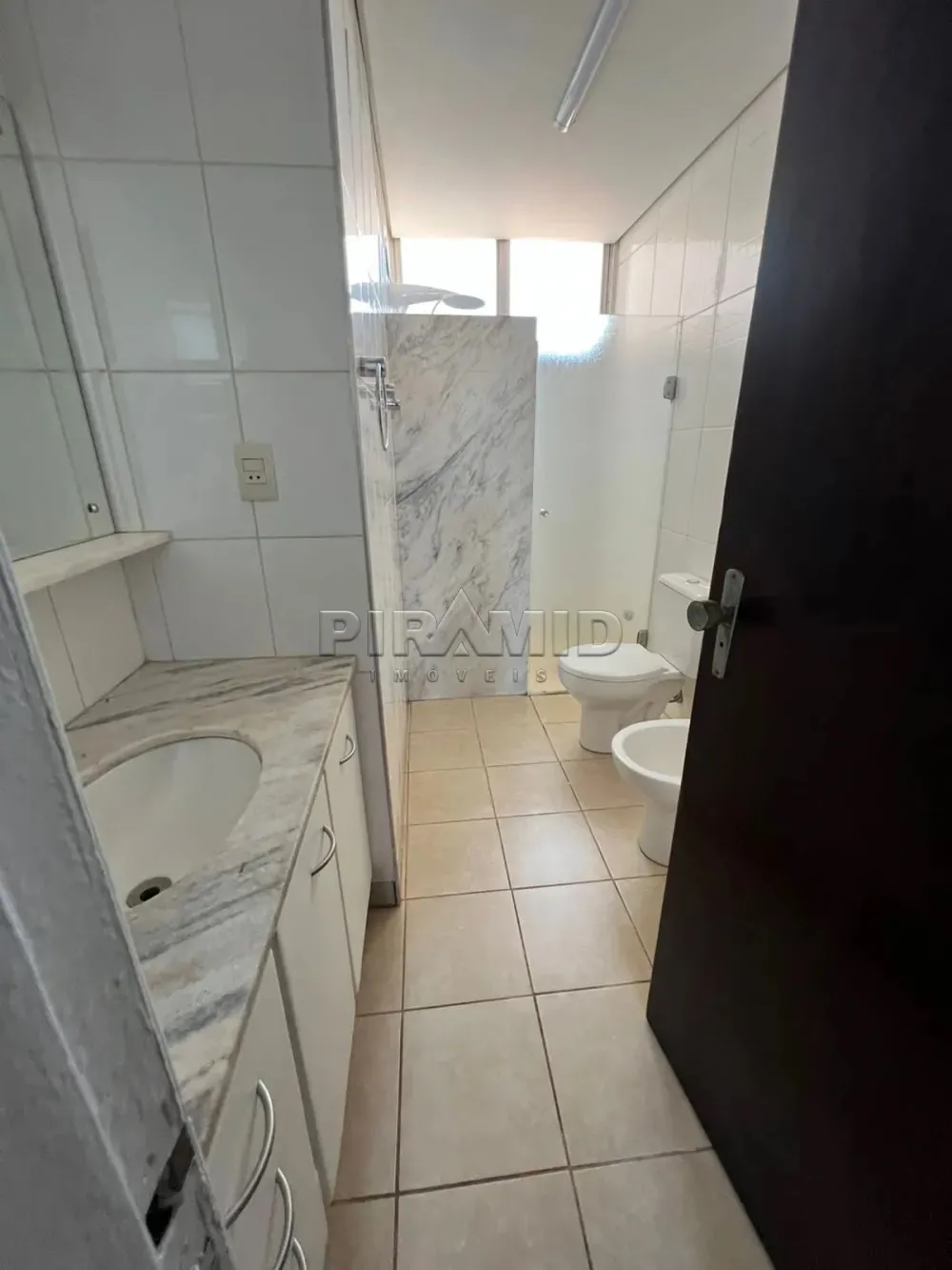 Alugar Apartamento / Padr&atilde;o em Ribeir&atilde;o Preto R$ 1.700,00 - Foto 13