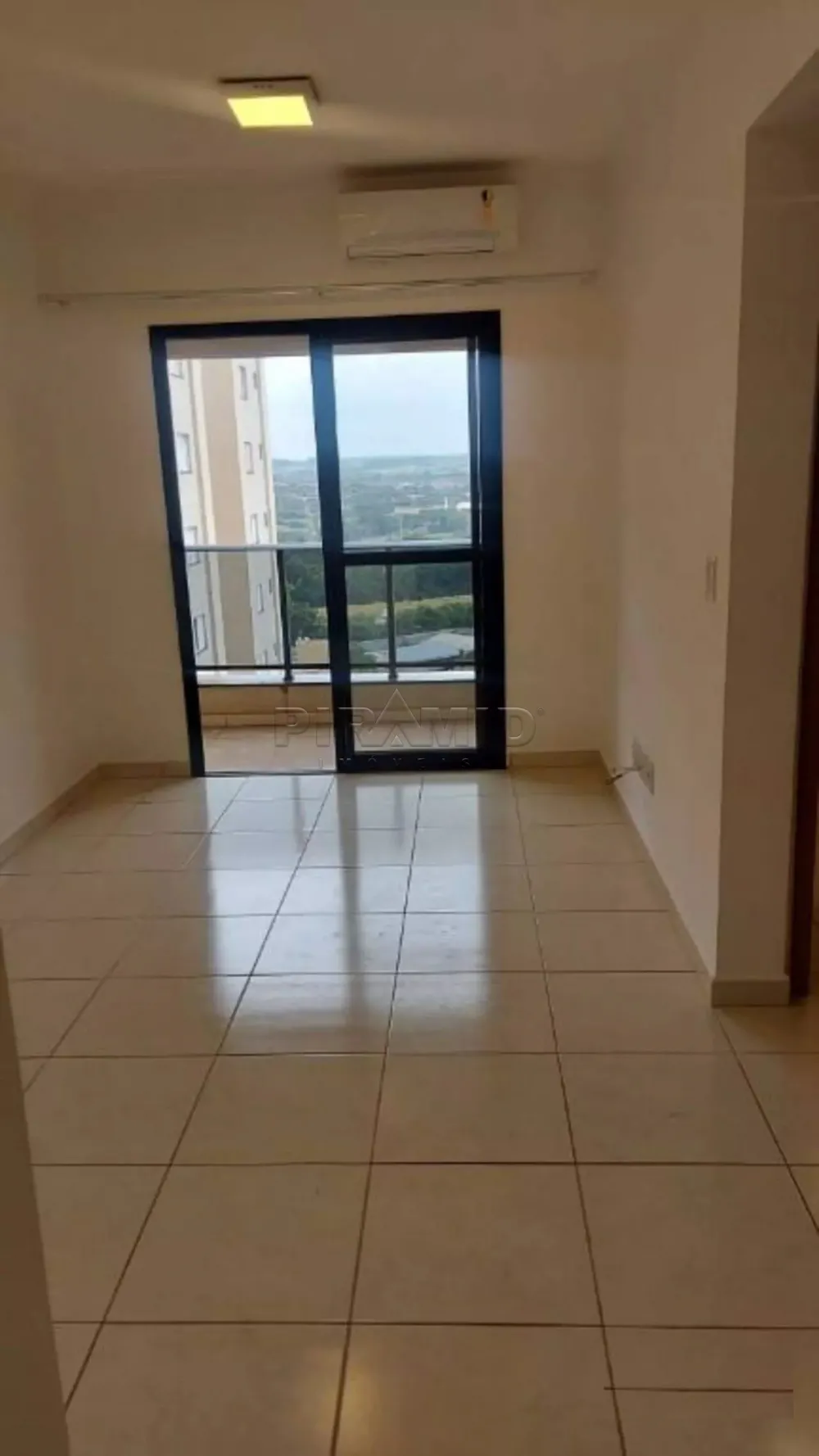 Alugar Apartamento / Padr&atilde;o em Ribeir&atilde;o Preto R$ 1.350,00 - Foto 2