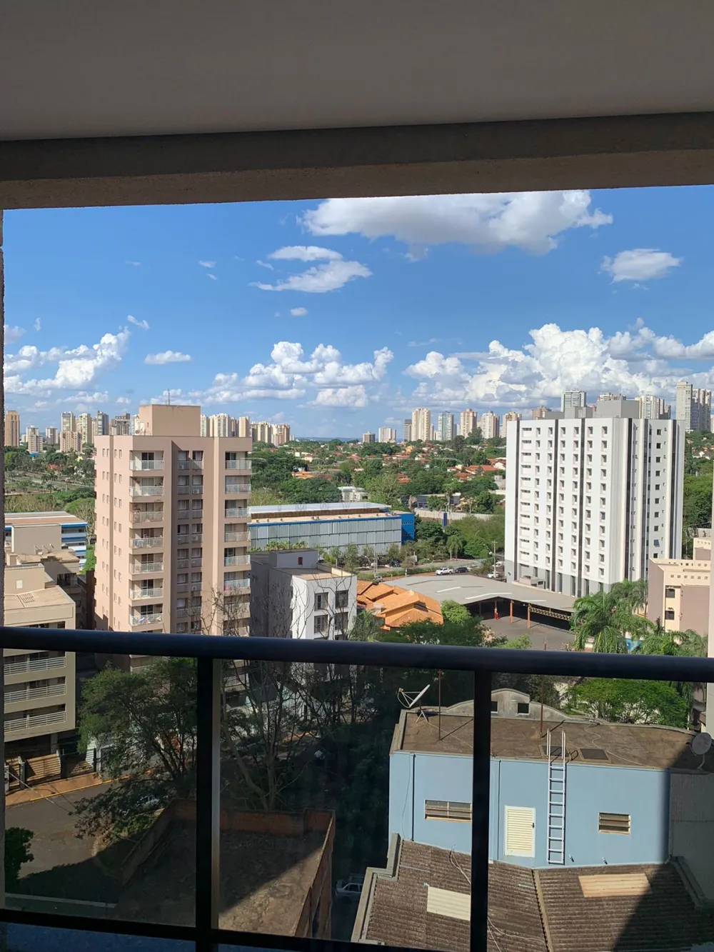 Alugar Apartamento / Padr&atilde;o em Ribeir&atilde;o Preto R$ 1.350,00 - Foto 5