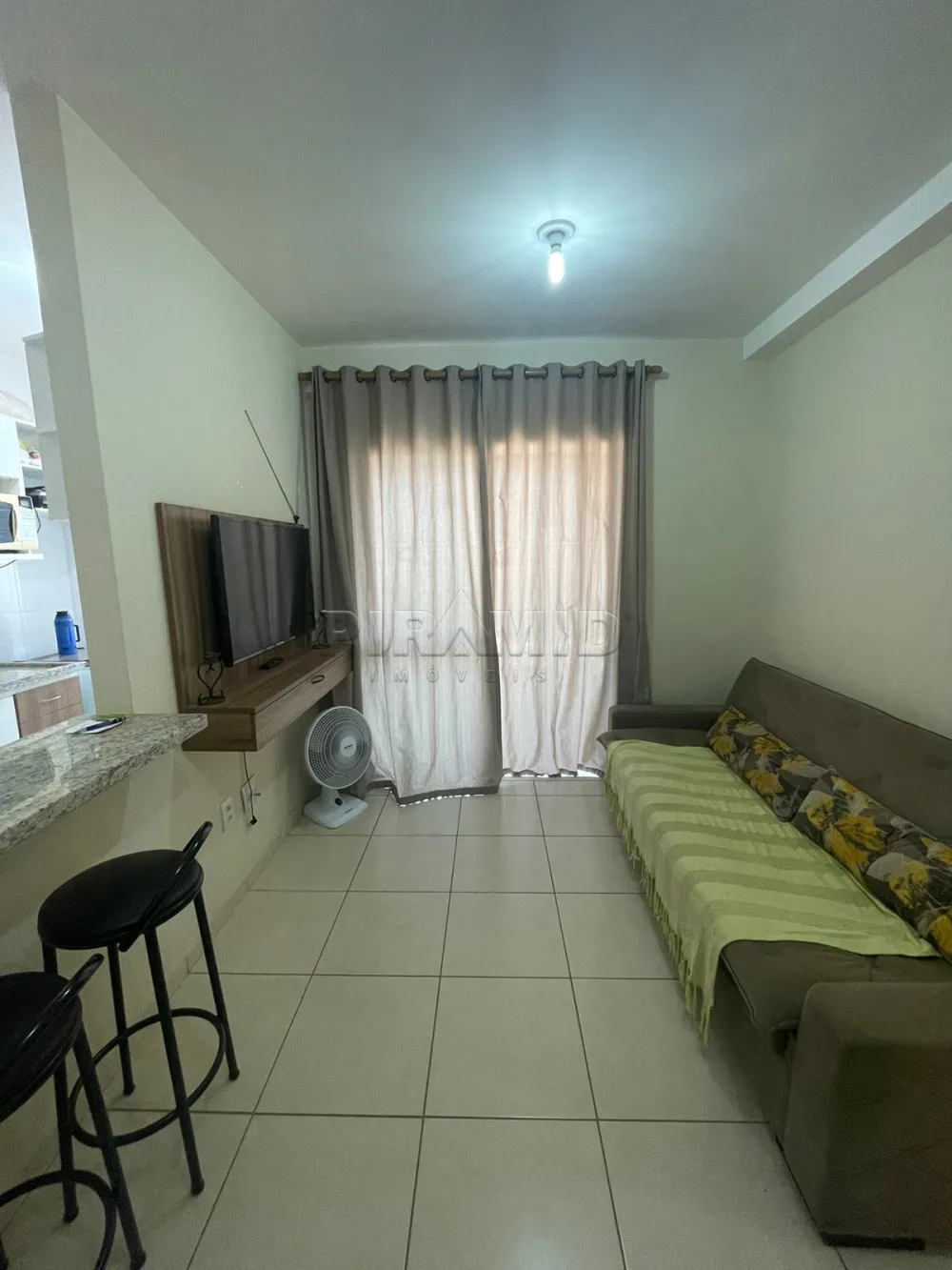 Alugar Apartamento / Padr&atilde;o em Ribeir&atilde;o Preto R$ 1.800,00 - Foto 4