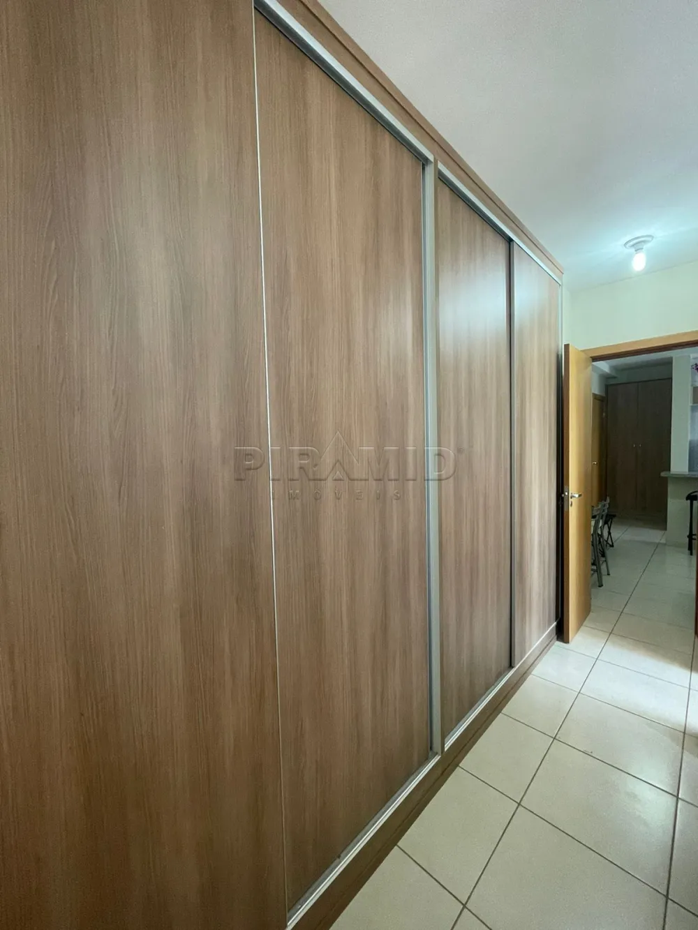 Alugar Apartamento / Padr&atilde;o em Ribeir&atilde;o Preto R$ 1.800,00 - Foto 14