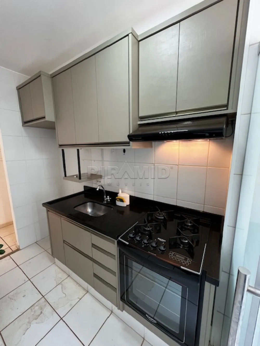 Alugar Apartamento / Padr&atilde;o em Ribeir&atilde;o Preto R$ 1.400,00 - Foto 14