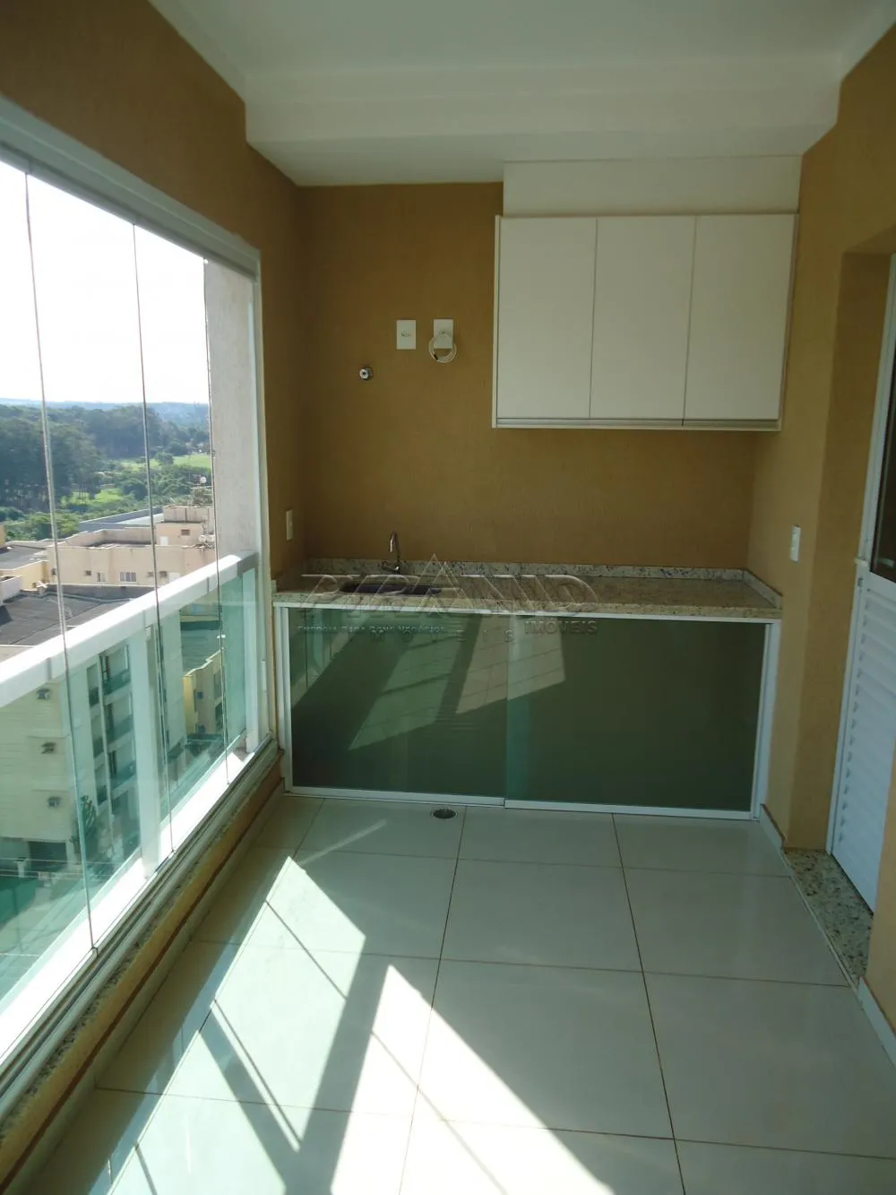 Alugar Apartamento / Padr&atilde;o em Ribeir&atilde;o Preto R$ 1.500,00 - Foto 5