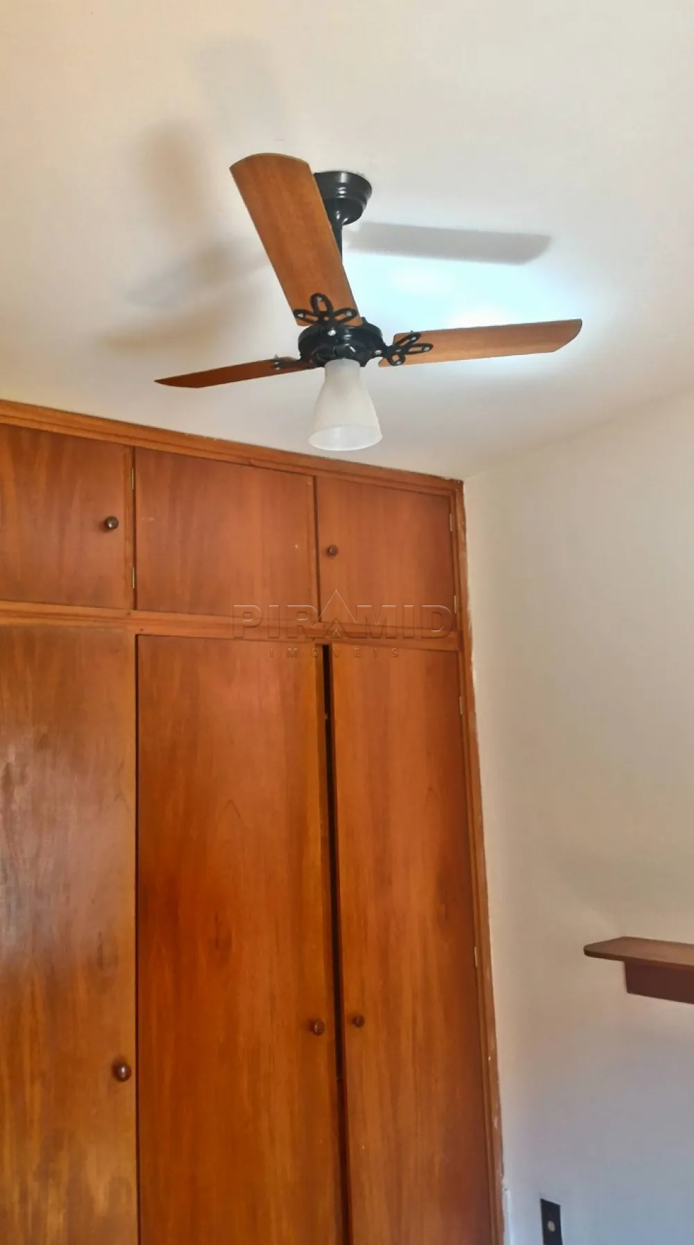 Alugar Apartamento / Padr&atilde;o em Ribeir&atilde;o Preto R$ 750,00 - Foto 5