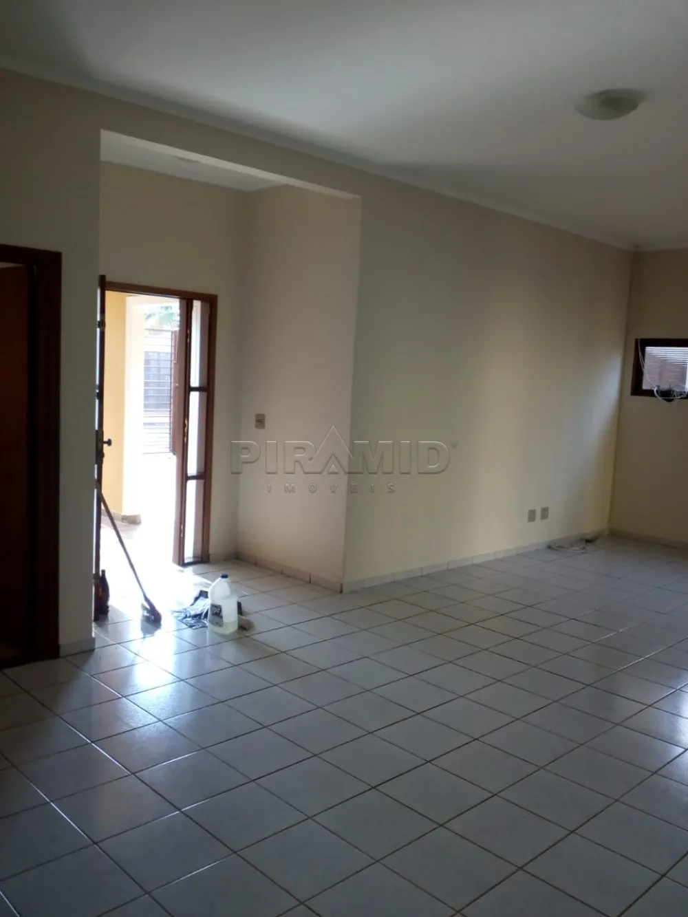 Alugar Casa / Padr&atilde;o em Ribeir&atilde;o Preto R$ 4.800,00 - Foto 1