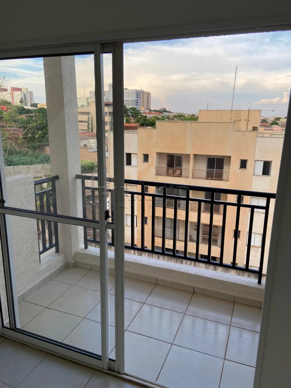 Comprar Apartamento / Padr&atilde;o em Ribeir&atilde;o Preto R$ 358.000,00 - Foto 5