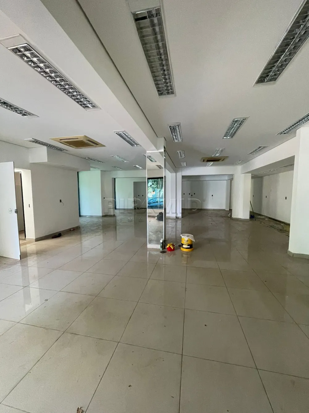 Alugar Comercial / Pr&eacute;dio em Ribeir&atilde;o Preto R$ 7.000,00 - Foto 2
