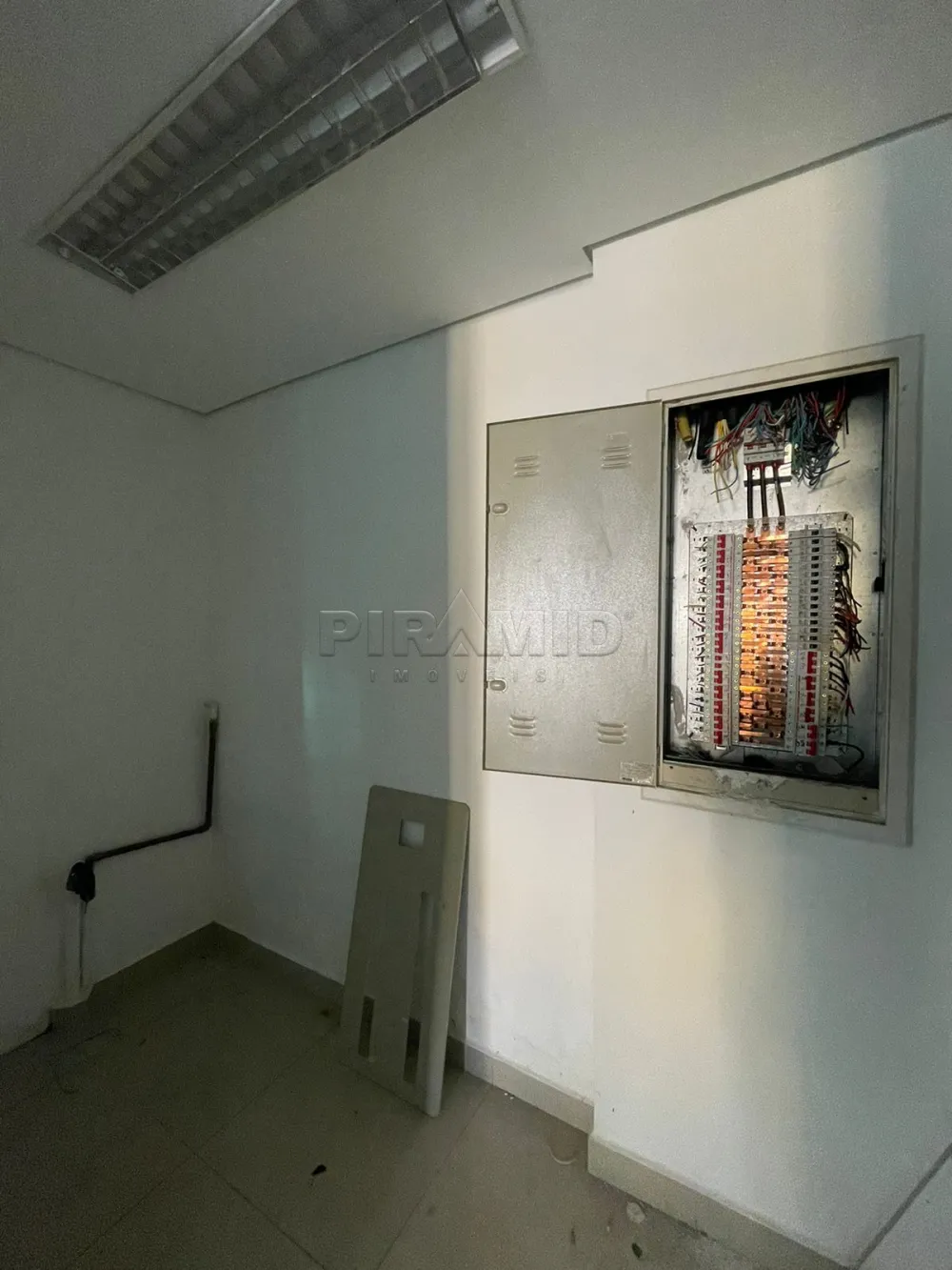 Alugar Comercial / Pr&eacute;dio em Ribeir&atilde;o Preto R$ 7.000,00 - Foto 12