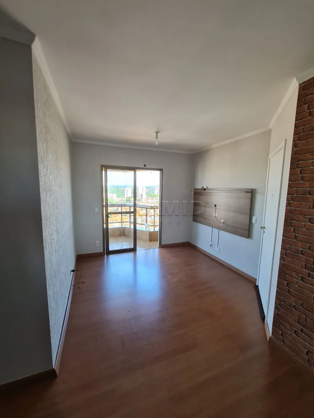 Alugar Apartamento / Padr&atilde;o em Ribeir&atilde;o Preto R$ 1.600,00 - Foto 1
