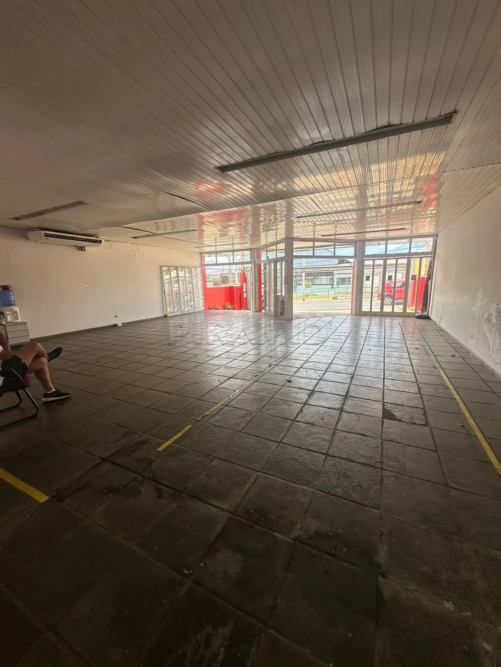 Alugar Comercial / Sal&atilde;o em Ribeir&atilde;o Preto R$ 3.300,00 - Foto 3