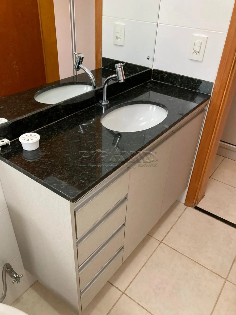 Alugar Apartamento / Padr&atilde;o em Ribeir&atilde;o Preto R$ 1.600,00 - Foto 10