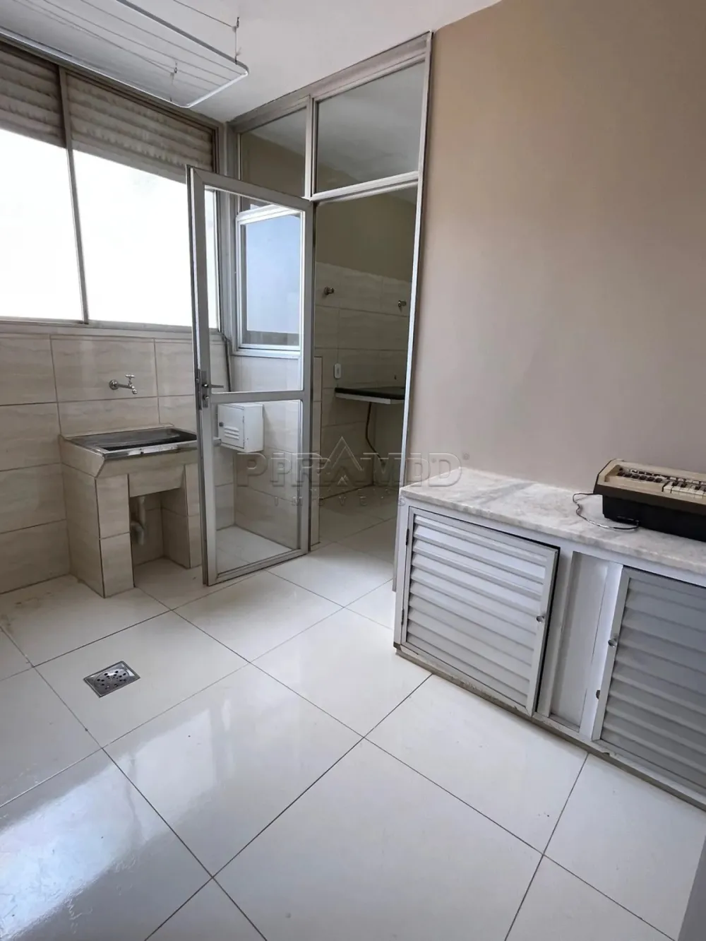 Alugar Apartamento / Padr&atilde;o em Ribeir&atilde;o Preto R$ 1.800,00 - Foto 20