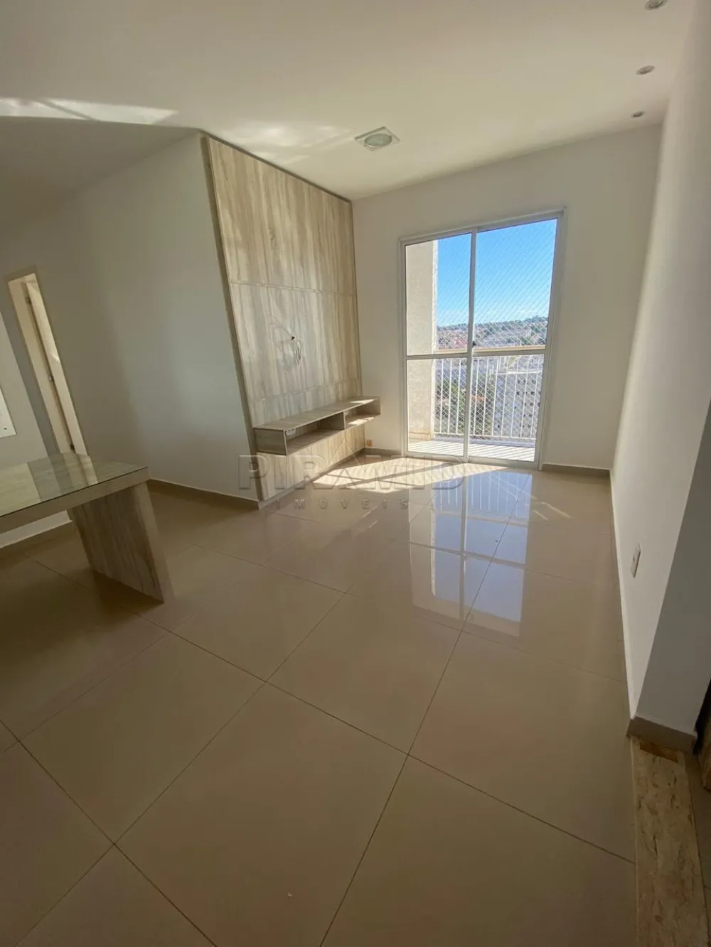 Alugar Apartamento / Padr&atilde;o em Ribeir&atilde;o Preto R$ 1.500,00 - Foto 2