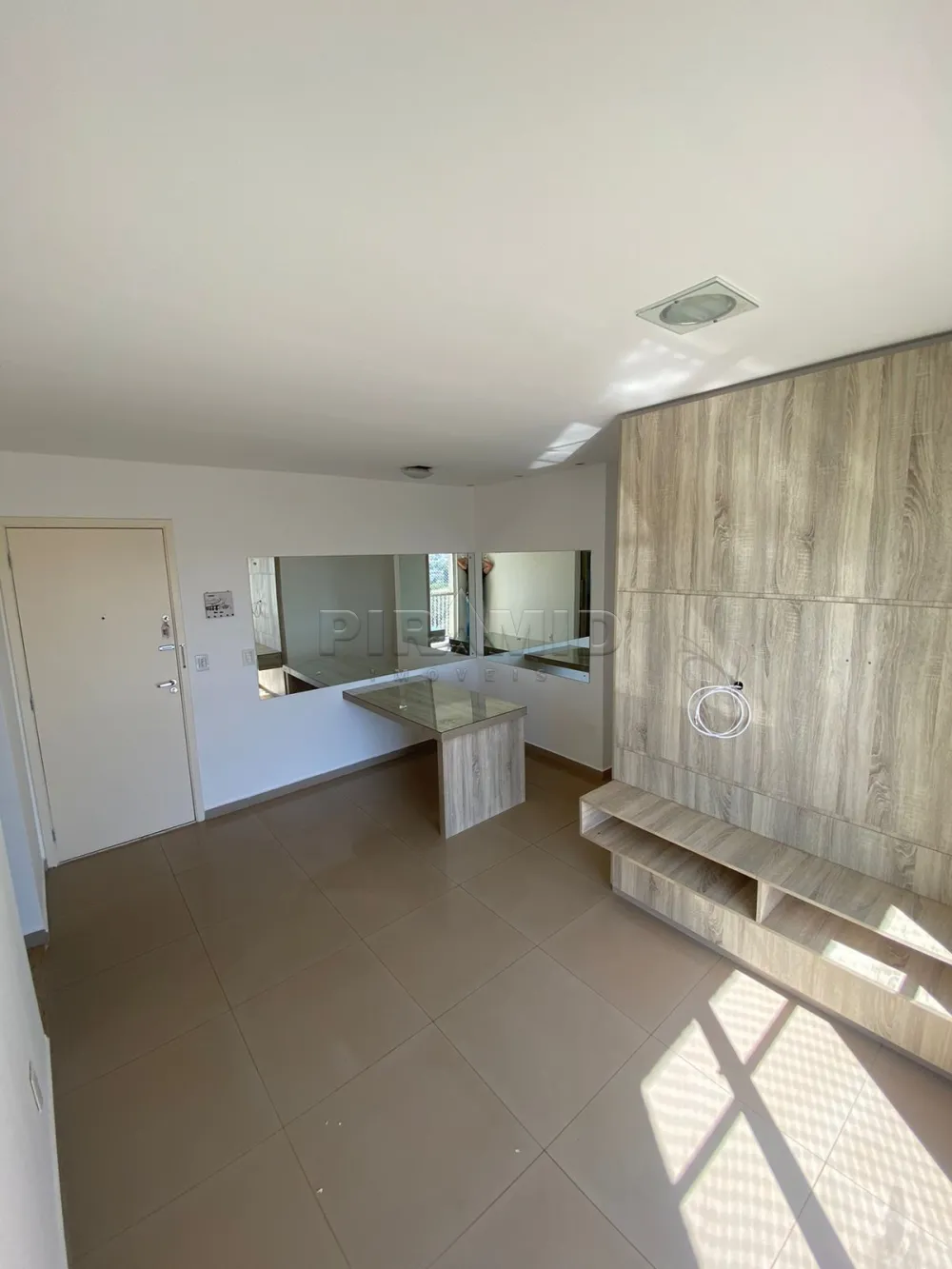 Alugar Apartamento / Padr&atilde;o em Ribeir&atilde;o Preto R$ 1.500,00 - Foto 3