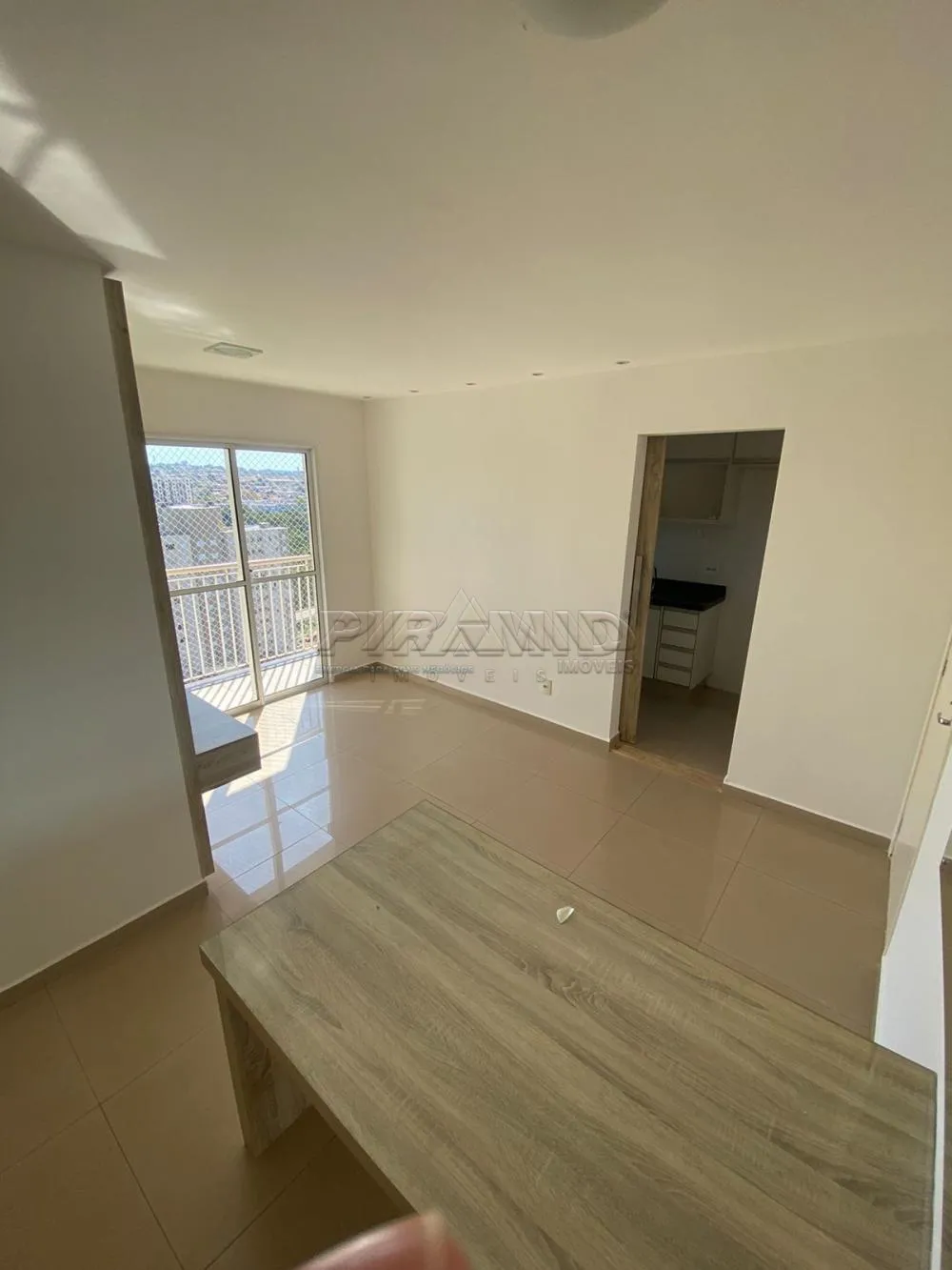 Alugar Apartamento / Padr&atilde;o em Ribeir&atilde;o Preto R$ 1.500,00 - Foto 1