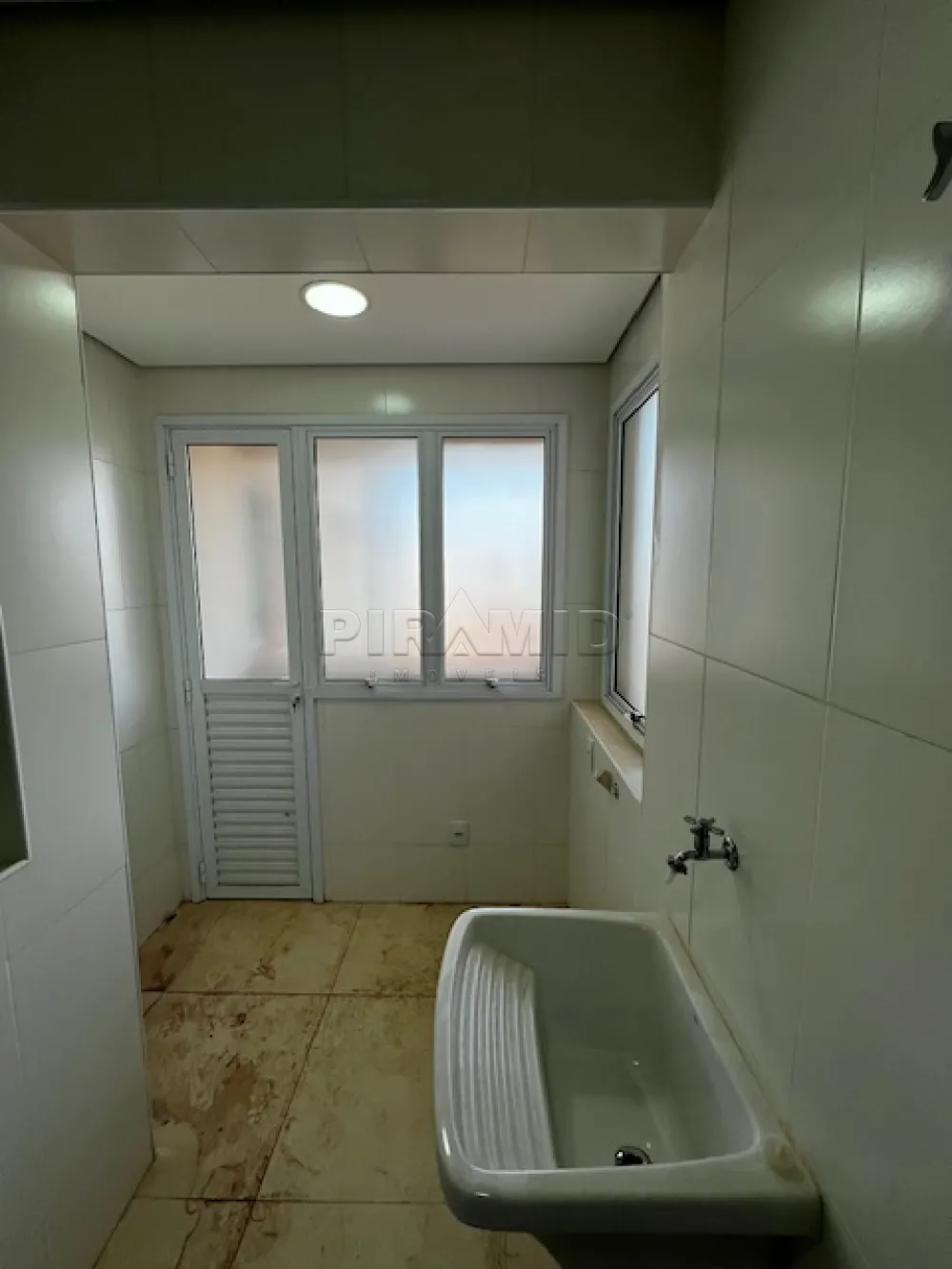 Alugar Apartamento / Padr&atilde;o em Ribeir&atilde;o Preto R$ 2.500,00 - Foto 16