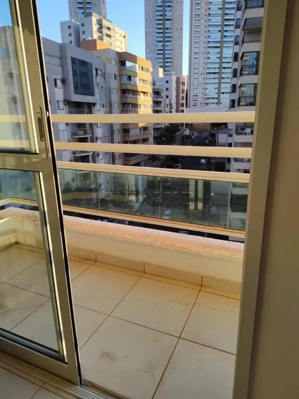Alugar Apartamento / Padr&atilde;o em Ribeir&atilde;o Preto R$ 1.950,00 - Foto 3
