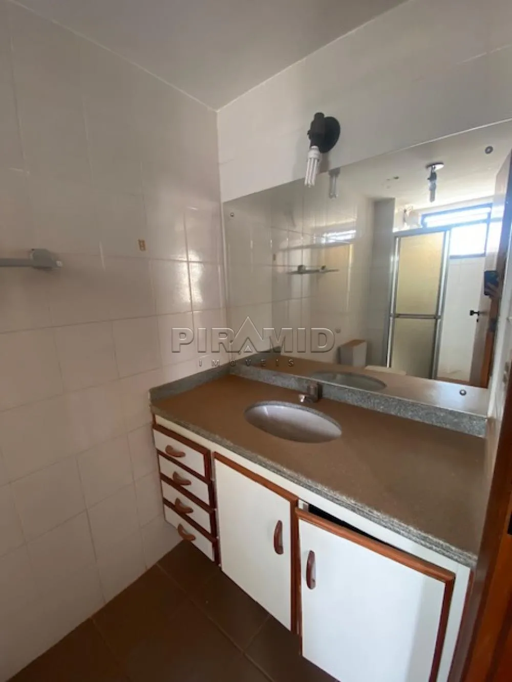 Alugar Apartamento / Padr&atilde;o em Ribeir&atilde;o Preto R$ 1.200,00 - Foto 15