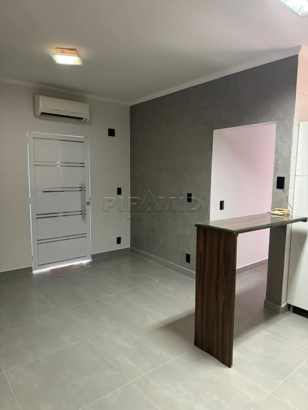 Alugar Apartamento / Padr&atilde;o em Ribeir&atilde;o Preto R$ 1.300,00 - Foto 4
