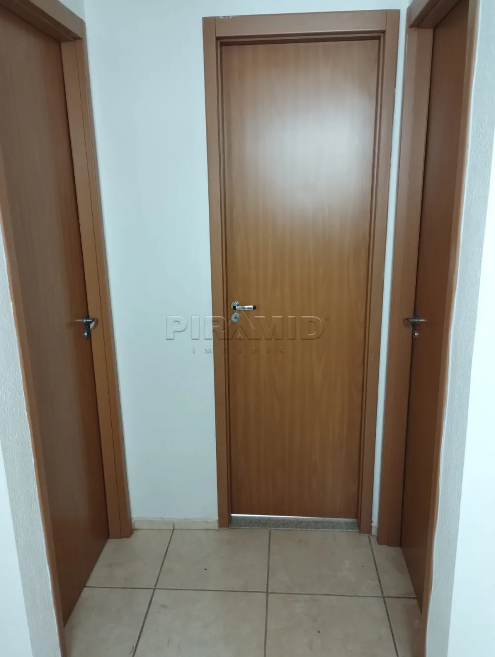 Alugar Apartamento / Padr&atilde;o em Ribeir&atilde;o Preto R$ 900,00 - Foto 3