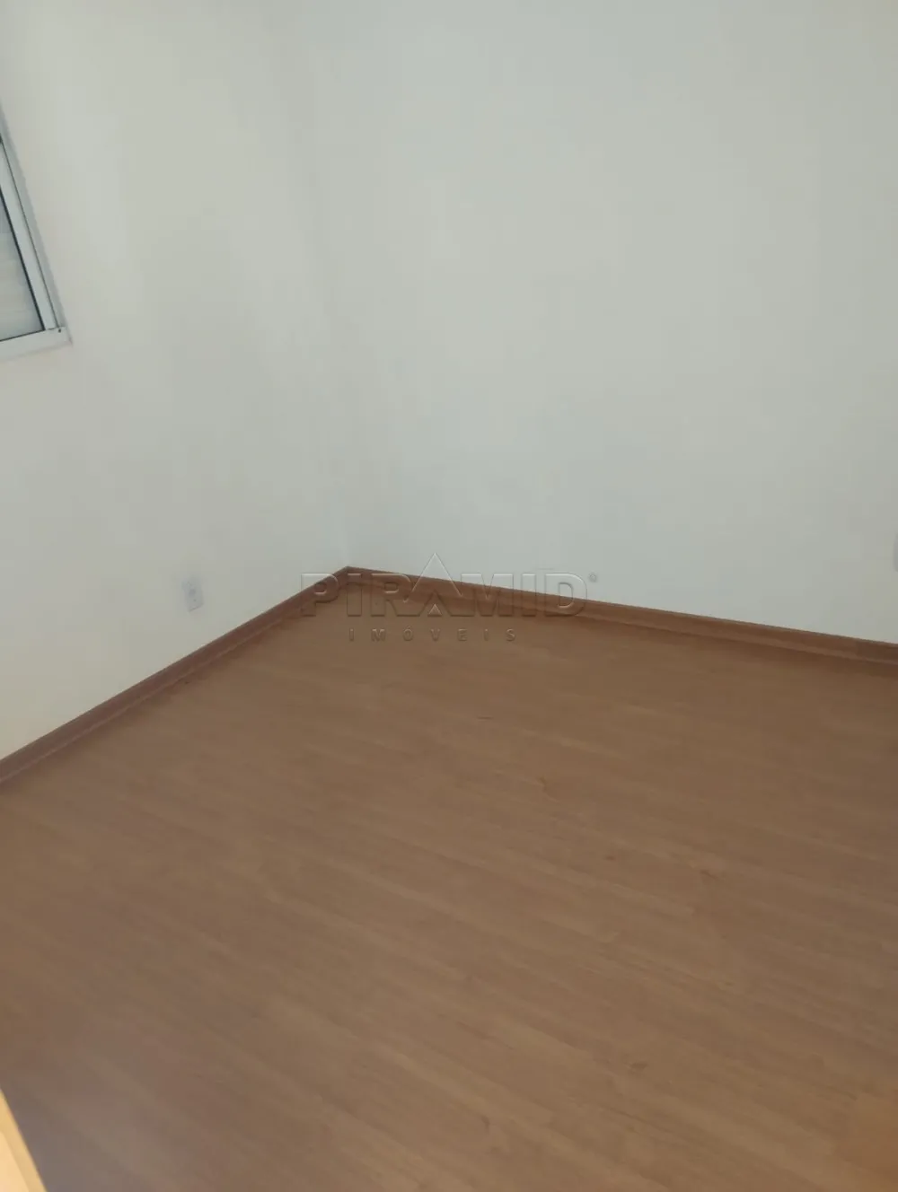 Alugar Apartamento / Padr&atilde;o em Ribeir&atilde;o Preto R$ 900,00 - Foto 4
