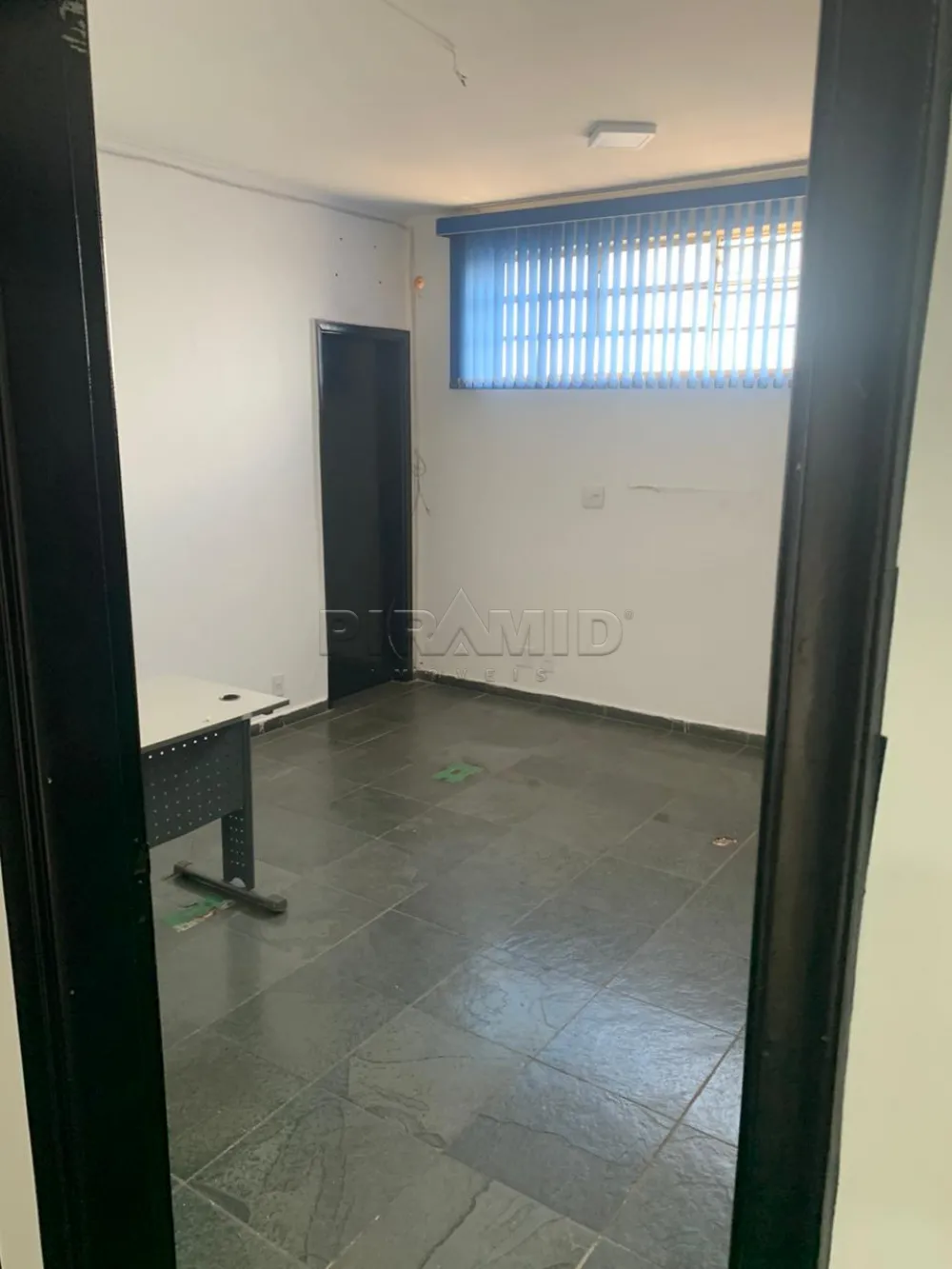 Alugar Comercial / Pr&eacute;dio em Ribeir&atilde;o Preto R$ 950,00 - Foto 4