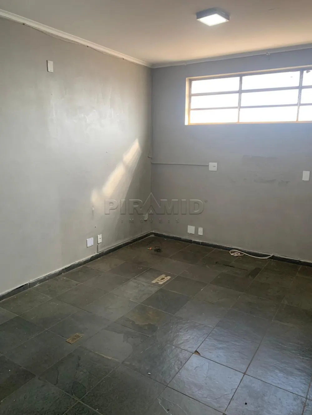 Alugar Comercial / Pr&eacute;dio em Ribeir&atilde;o Preto R$ 700,00 - Foto 3