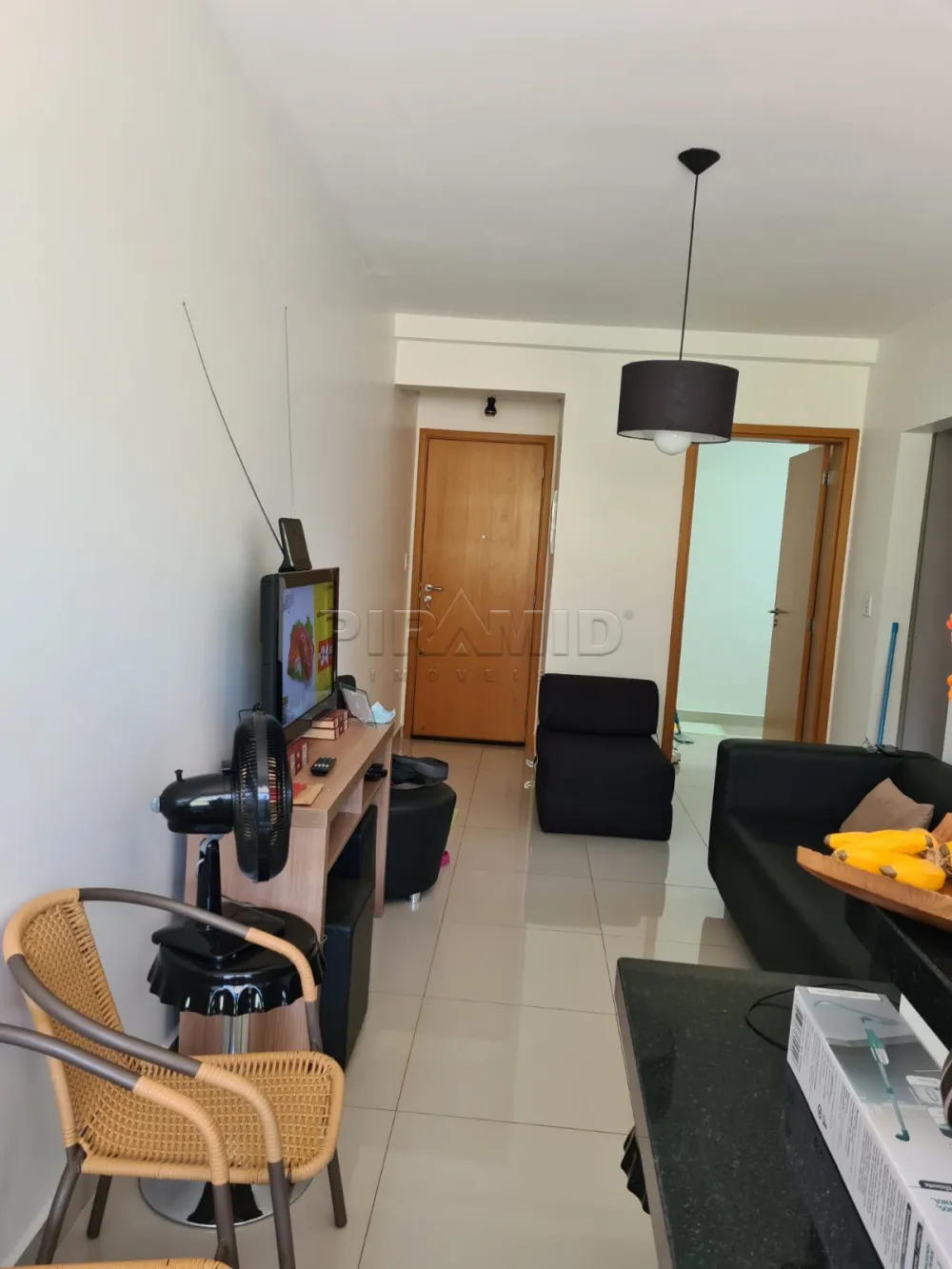 Alugar Apartamento / Padr&atilde;o em Ribeir&atilde;o Preto R$ 1.600,00 - Foto 2