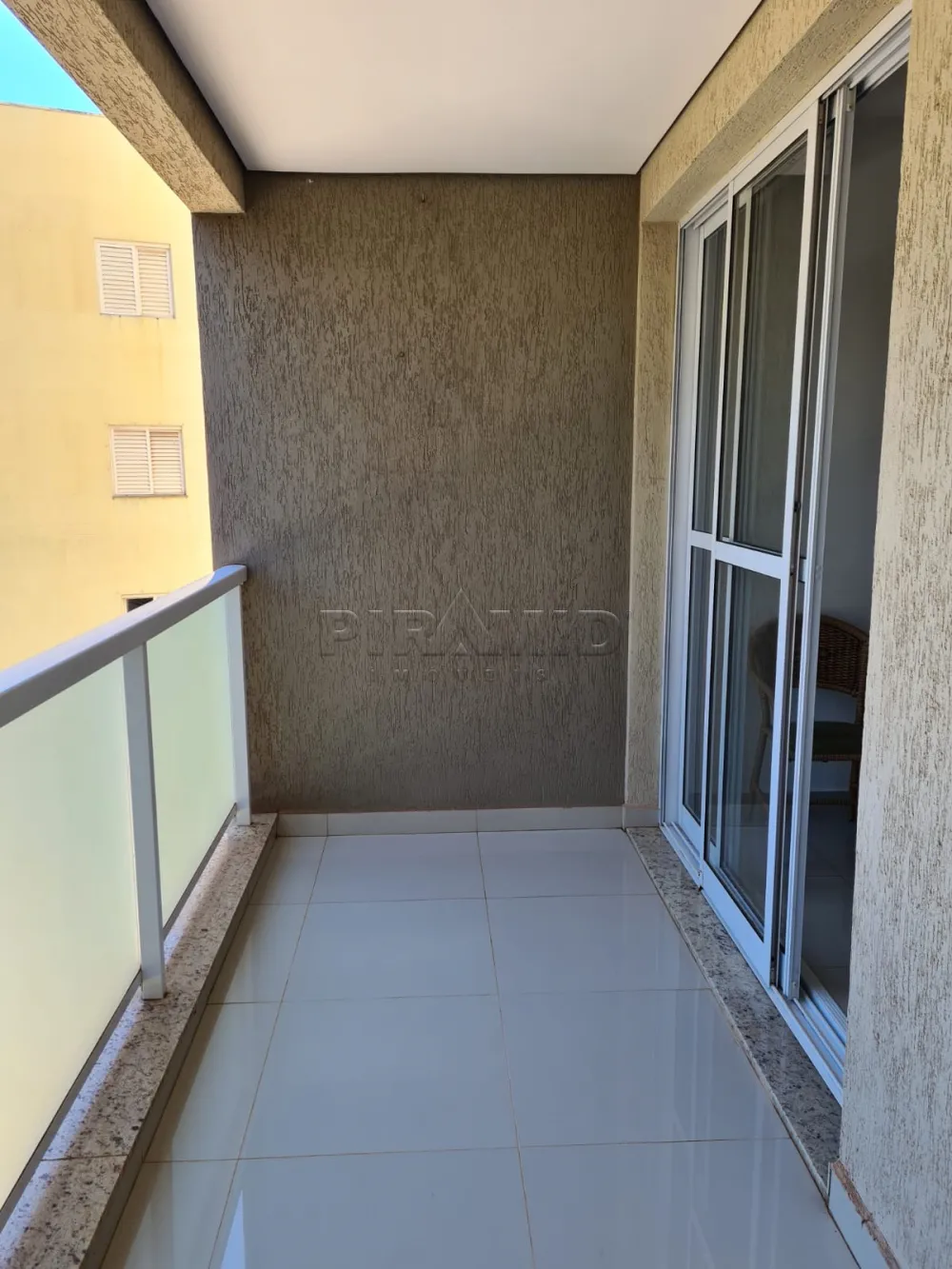 Alugar Apartamento / Padr&atilde;o em Ribeir&atilde;o Preto R$ 1.600,00 - Foto 3