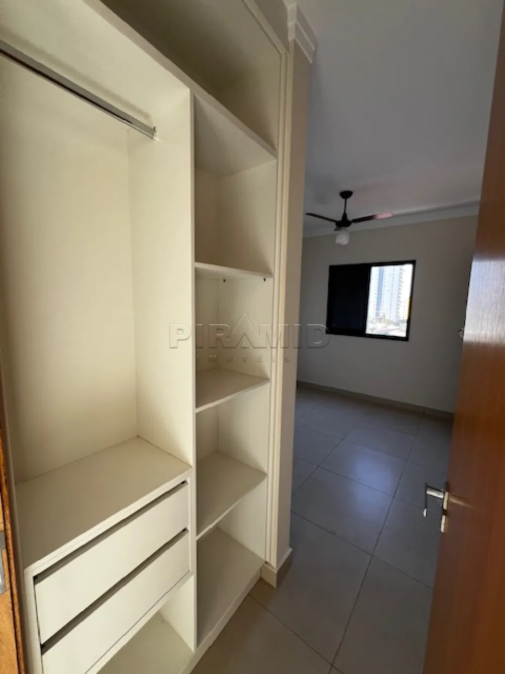 Alugar Apartamento / Padr&atilde;o em Ribeir&atilde;o Preto R$ 1.600,00 - Foto 6