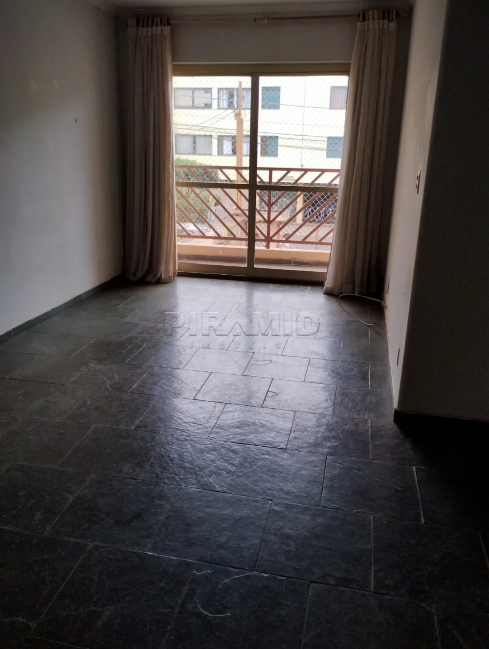 Alugar Apartamento / Padr&atilde;o em Ribeir&atilde;o Preto R$ 1.500,00 - Foto 1