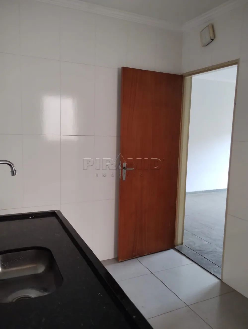 Alugar Apartamento / Padr&atilde;o em Ribeir&atilde;o Preto R$ 1.500,00 - Foto 5