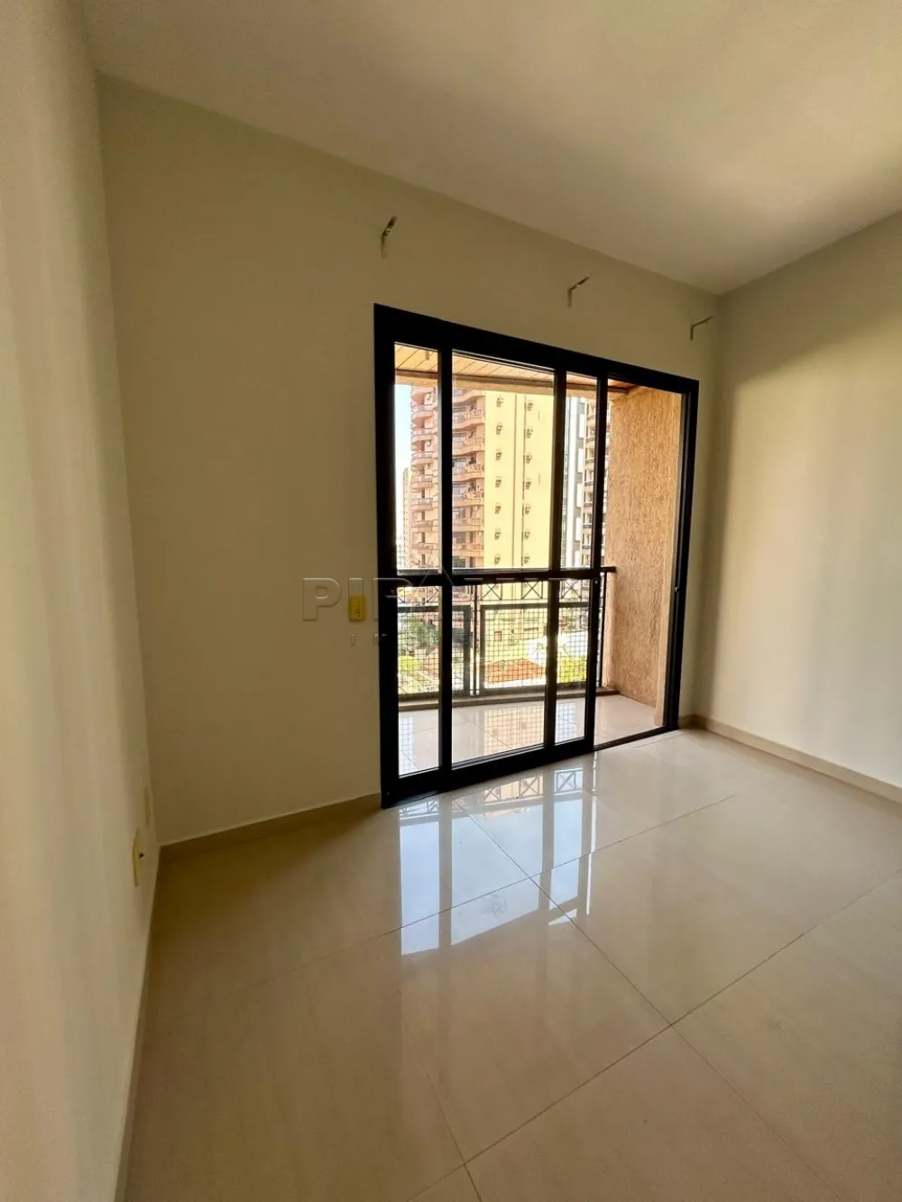 Alugar Apartamento / Padr&atilde;o em Ribeir&atilde;o Preto R$ 1.500,00 - Foto 1