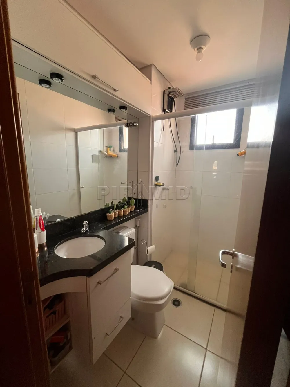 Alugar Apartamento / Padr&atilde;o em Ribeir&atilde;o Preto R$ 2.200,00 - Foto 6