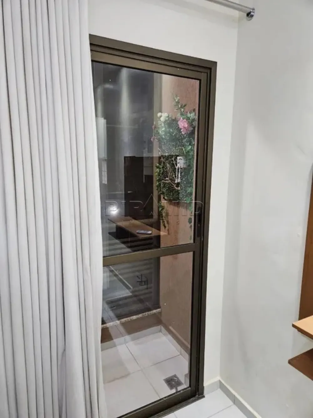 Comprar Apartamento / Padr&atilde;o em Ribeir&atilde;o Preto R$ 330.000,00 - Foto 5