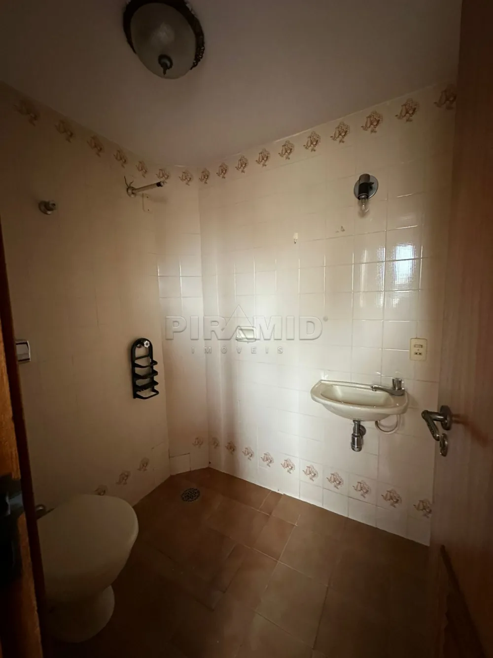 Alugar Apartamento / Padr&atilde;o em Ribeir&atilde;o Preto R$ 1.600,00 - Foto 16