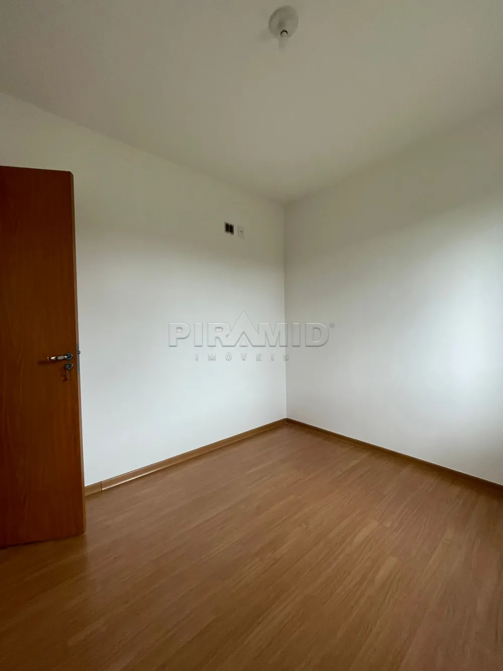 Alugar Casa / Padr&atilde;o em Ribeir&atilde;o Preto R$ 1.300,00 - Foto 6
