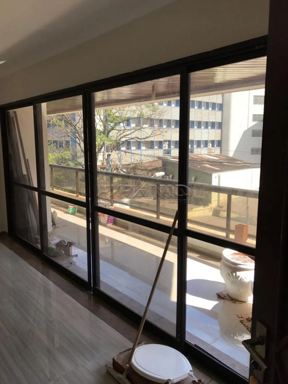 Alugar Apartamento / Padr&atilde;o em Ribeir&atilde;o Preto R$ 1.250,00 - Foto 2