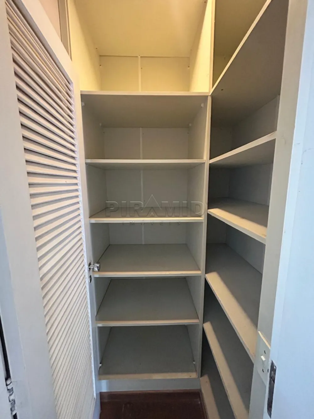 Alugar Apartamento / Padr&atilde;o em Ribeir&atilde;o Preto R$ 1.100,00 - Foto 12