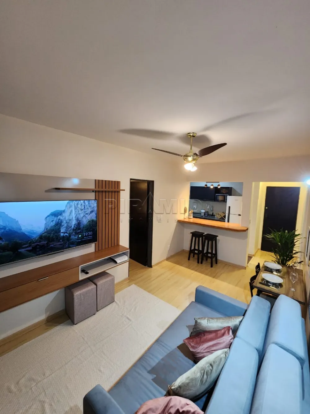 Alugar Apartamento / Padr&atilde;o em Ribeir&atilde;o Preto R$ 2.200,00 - Foto 3