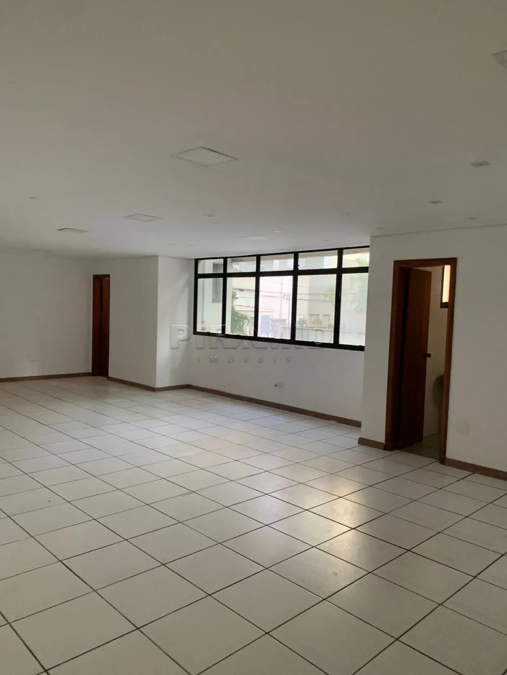 Alugar Comercial / Sala em Ribeir&atilde;o Preto R$ 4.000,00 - Foto 1