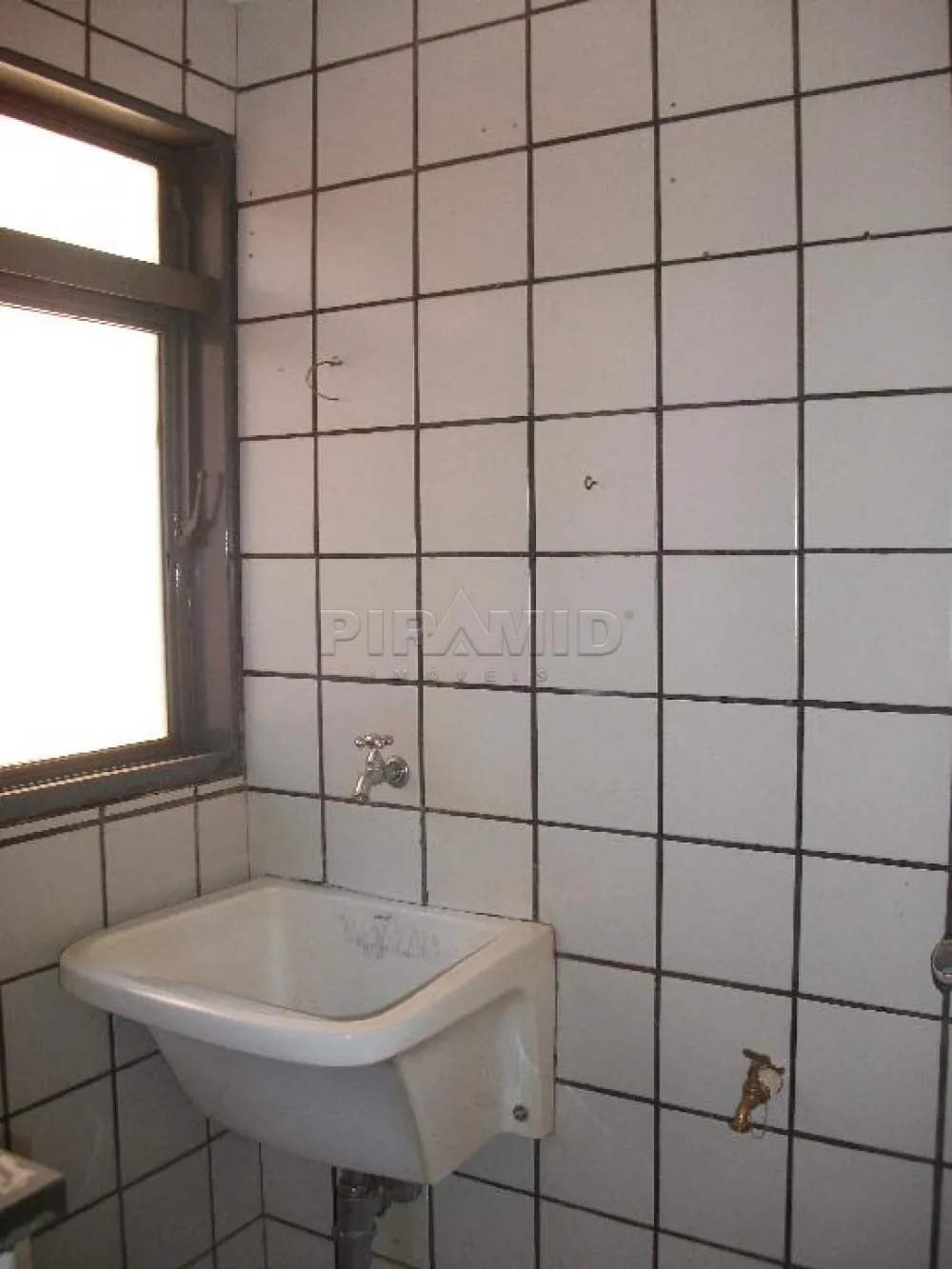 Alugar Apartamento / Padr&atilde;o em Ribeir&atilde;o Preto R$ 800,00 - Foto 18