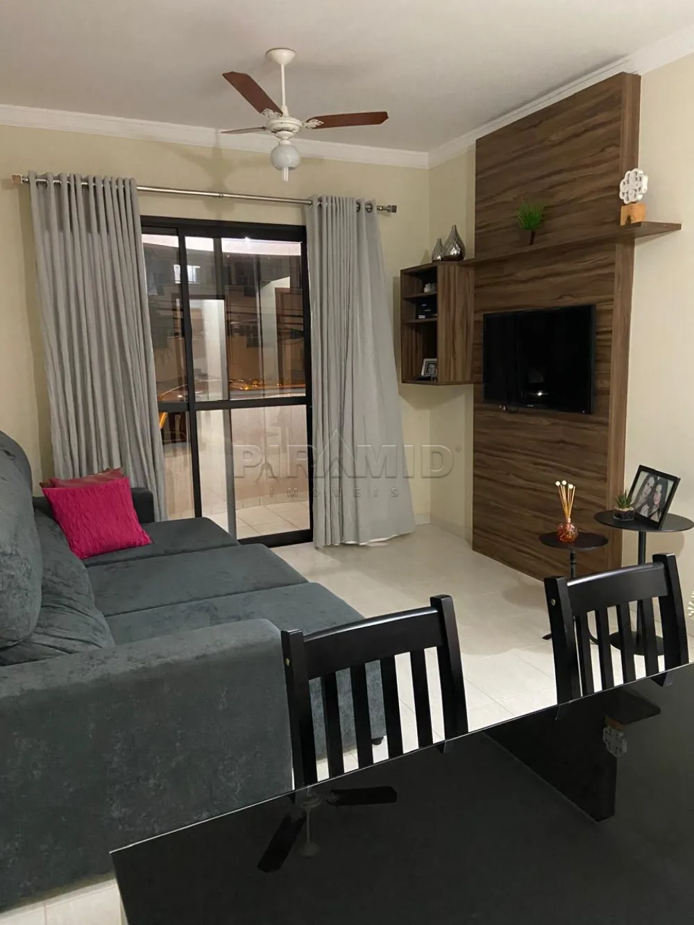 Alugar Apartamento / Padr&atilde;o em Ribeir&atilde;o Preto R$ 1.600,00 - Foto 2
