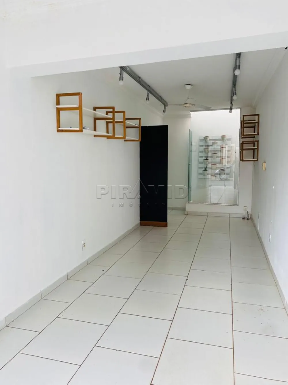Alugar Comercial / Sal&atilde;o em Ribeir&atilde;o Preto R$ 1.300,00 - Foto 1