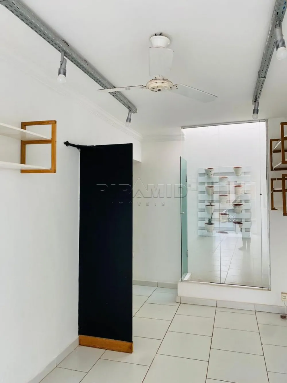 Alugar Comercial / Sal&atilde;o em Ribeir&atilde;o Preto R$ 1.300,00 - Foto 3