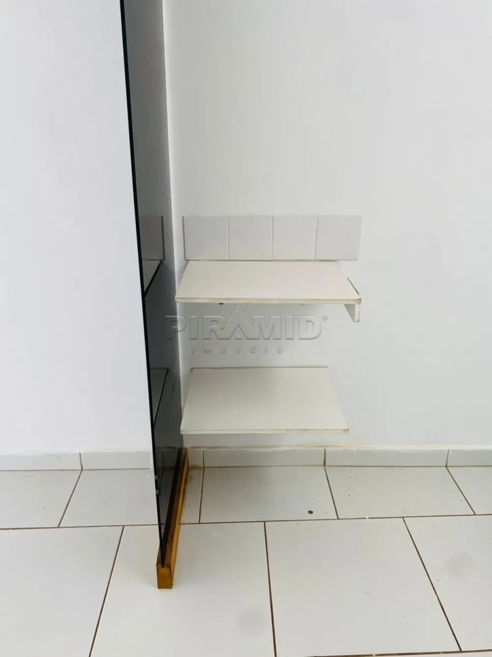 Alugar Comercial / Sal&atilde;o em Ribeir&atilde;o Preto R$ 1.300,00 - Foto 5