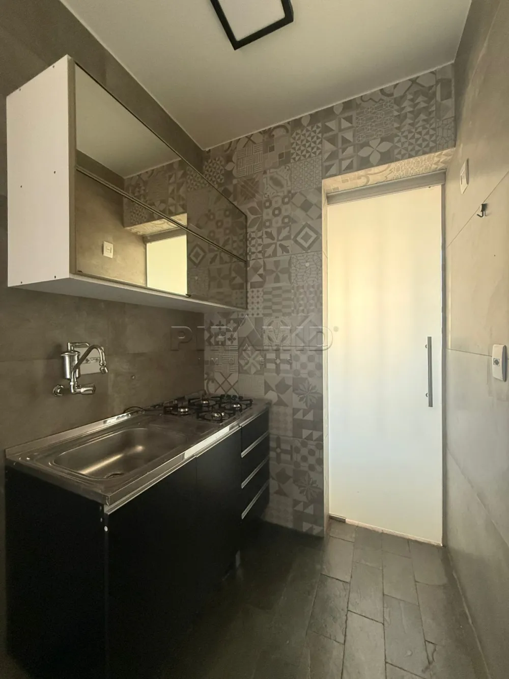 Alugar Apartamento / Padr&atilde;o em Ribeir&atilde;o Preto R$ 1.200,00 - Foto 4