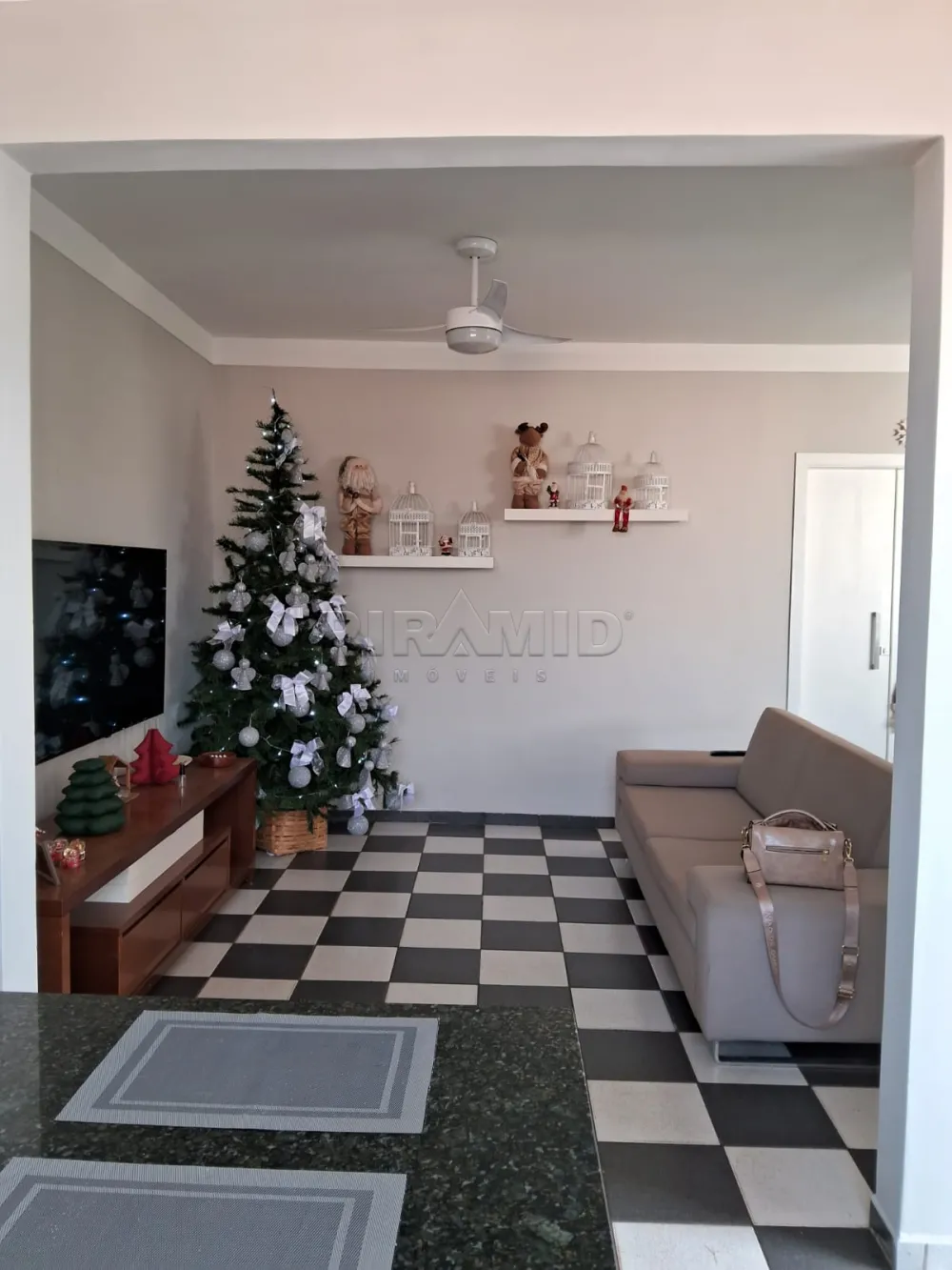 Alugar Casa / Padr&atilde;o em Ribeir&atilde;o Preto R$ 1.500,00 - Foto 3