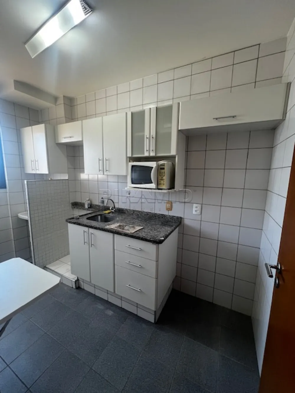 Alugar Apartamento / Padr&atilde;o em Ribeir&atilde;o Preto R$ 1.300,00 - Foto 11